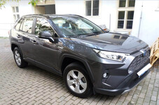 Autosklo Karl&iacute;n