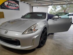 Autosklo Karl&iacute;n